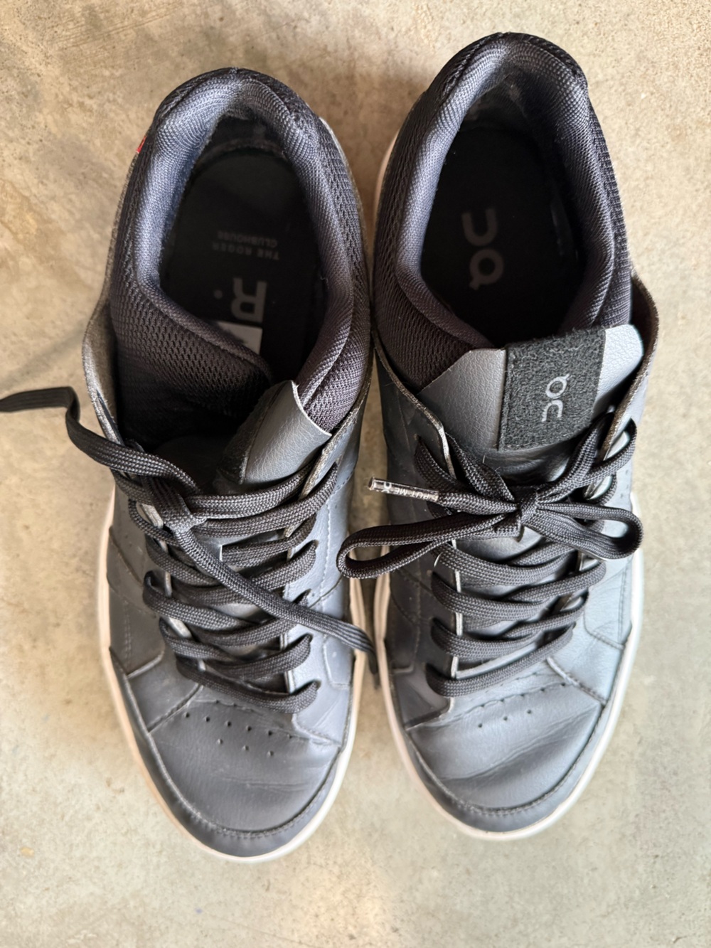On Cloud Men’s Black Low-Top Sneakers